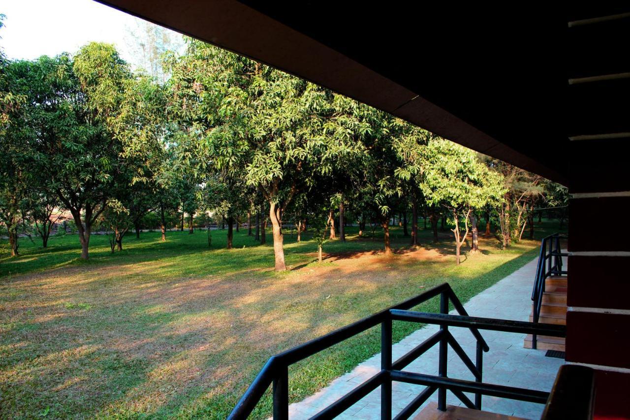 Pinewood Resort Karjat Exterior foto